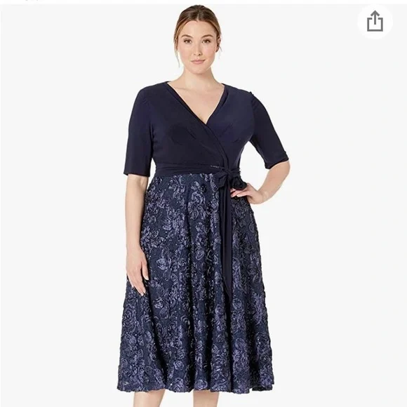 green emerald velvet dress Amazon.com: Alex Evenings Women's Tea Length Embroidered Cocktail Dress  with Illusion Sleeves, Wedding Guest (Petite and Regular Sizes), Bright  Navy Petite, 6P : Clothing, Shoes & Jewelry